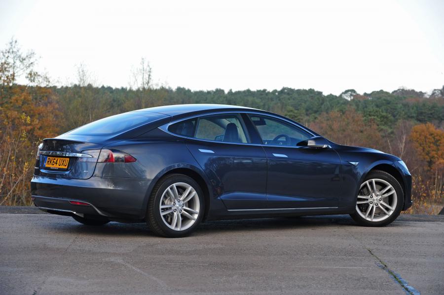  Tesla Model S 60 2012 года  (UK) (фото 4 из 7)